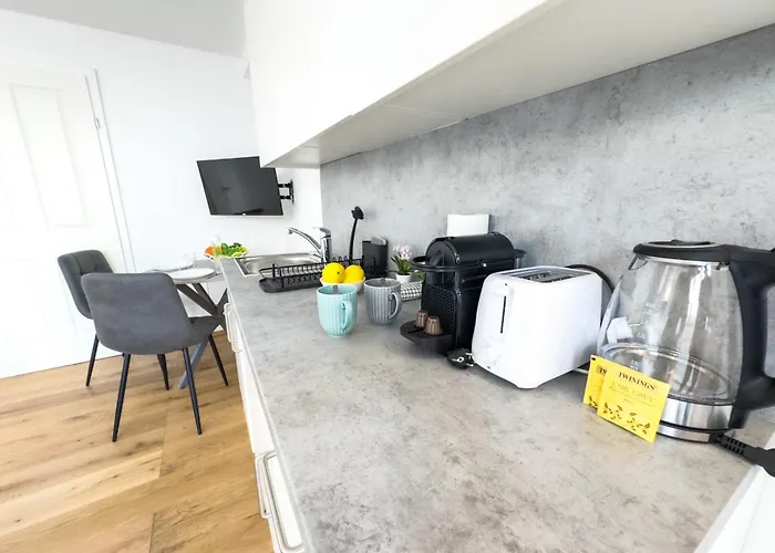 Hillside Living Aparthotel 3*