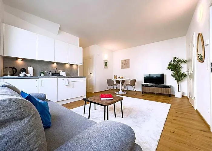 Hillside Living Aparthotel 3*