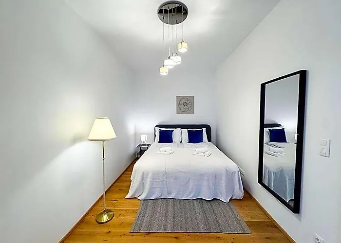 Hillside Living 3*