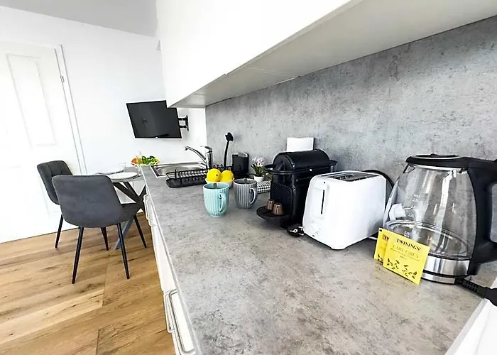 Hillside Living 3*