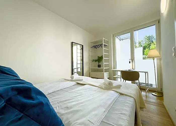 Hillside Living 3*