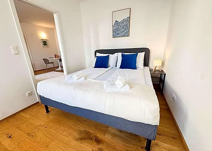 Hillside Living 3*